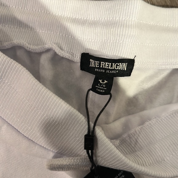 NWT TRUE RELIGION FLOCK LOGO SWEATSHORT SIZE LARGE COLOR WHITE W/PINK - Picture 5 of 6